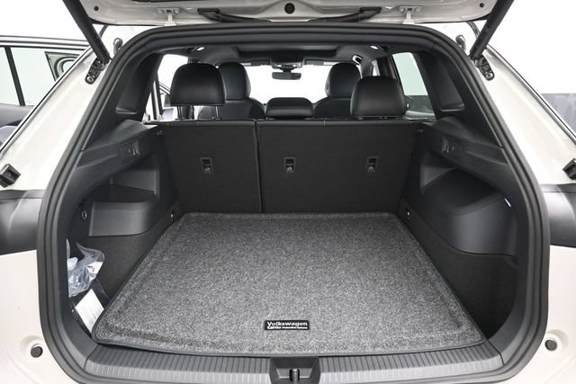 New 2026 Volkswagen Tiguan SE R-Line AWD/4WD image 12