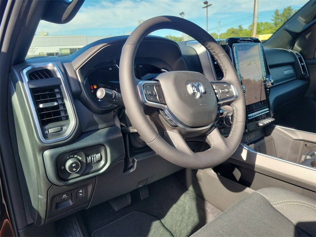 New 2026 RAM 1500 4x4 Crew Cab image 21