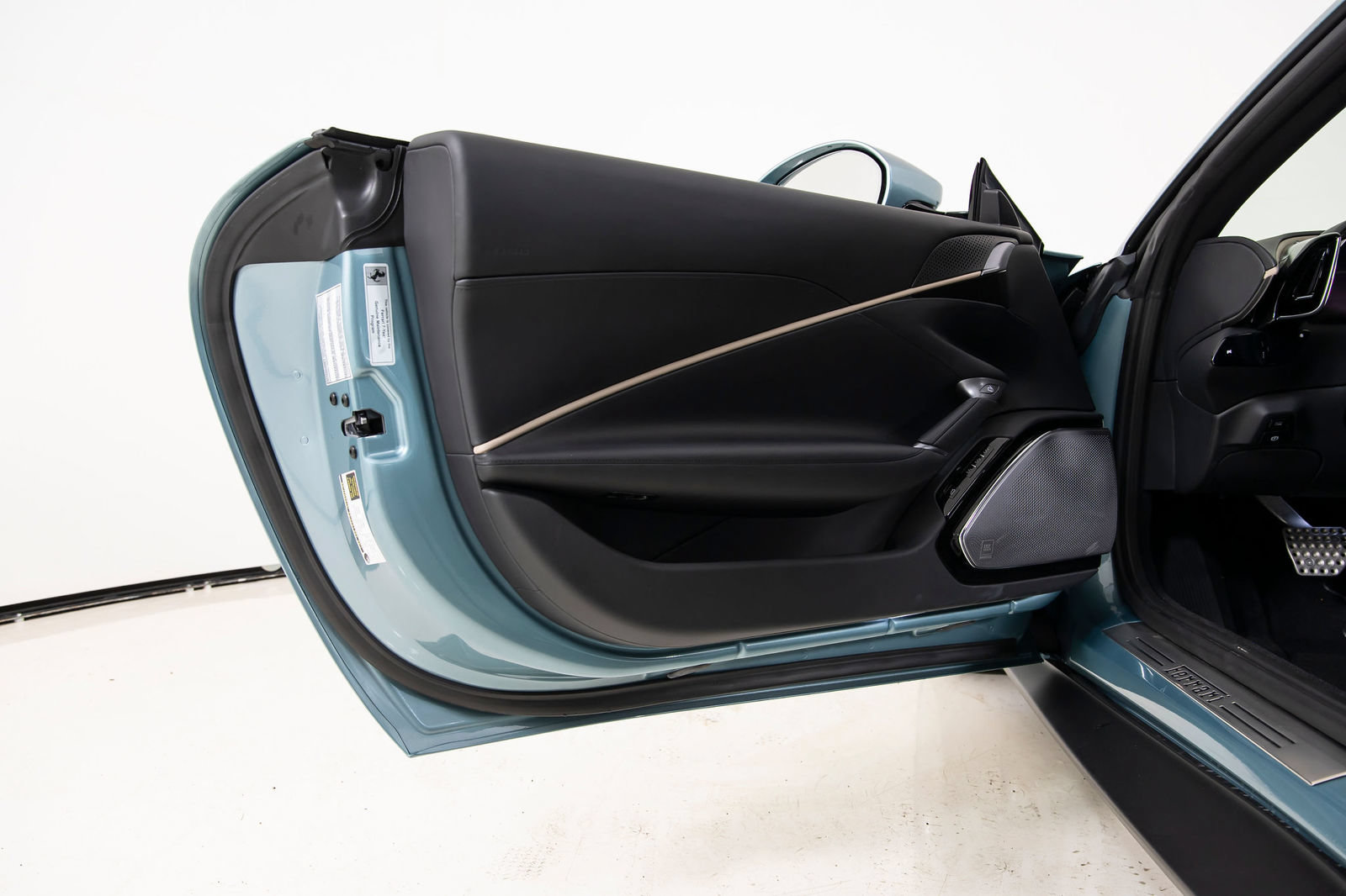 Certified 2025 Ferrari Roma Spider RWD image 22