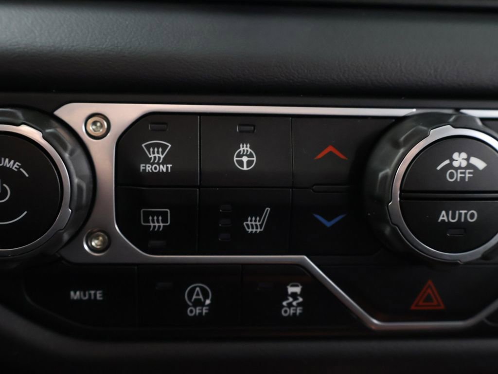 Used 2025 Jeep Wrangler Unlimited Sahara AWD/4WD image 45