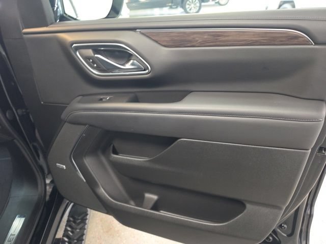 Used 2021 Chevrolet Tahoe Z71 w/ Rear Media and Nav Package AWD/4WD image 26