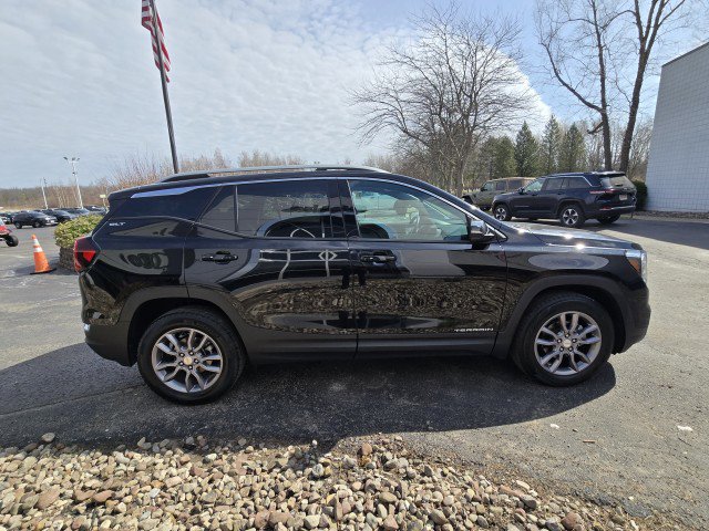 Used 2024 GMC Terrain SLT image 7