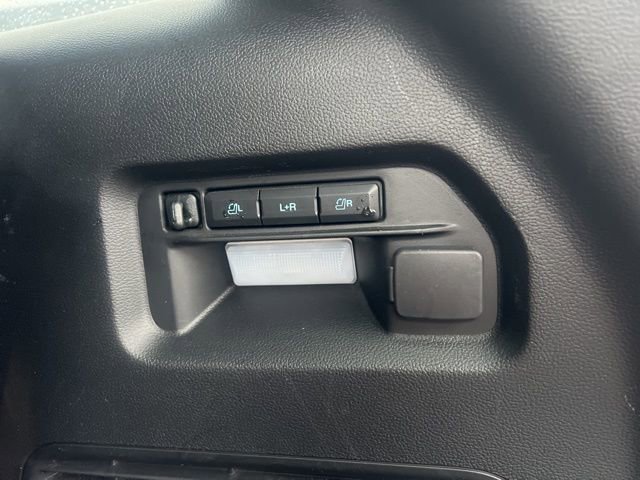 Used 2023 Ford Explorer Limited w/ Limited Technology Package image 16