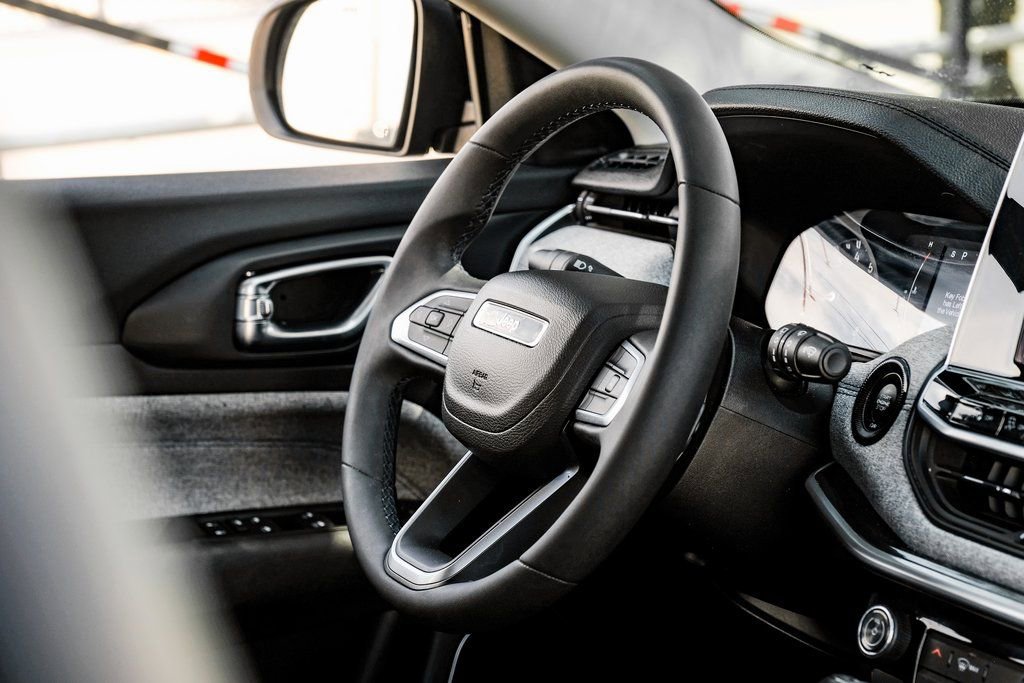 Used 2022 Jeep Compass Latitude image 24