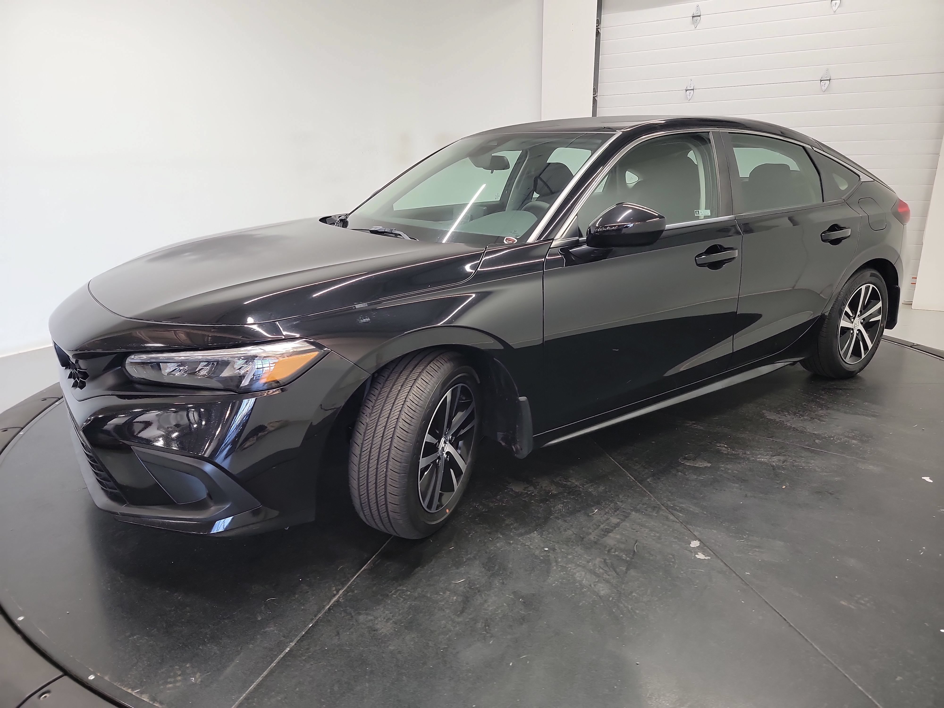 Used 2023 Honda Civic LX image 3