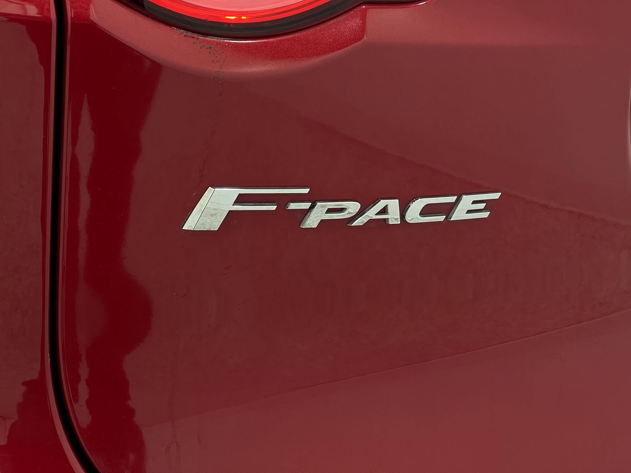 Used 2019 Jaguar F-PACE Prestige image 40