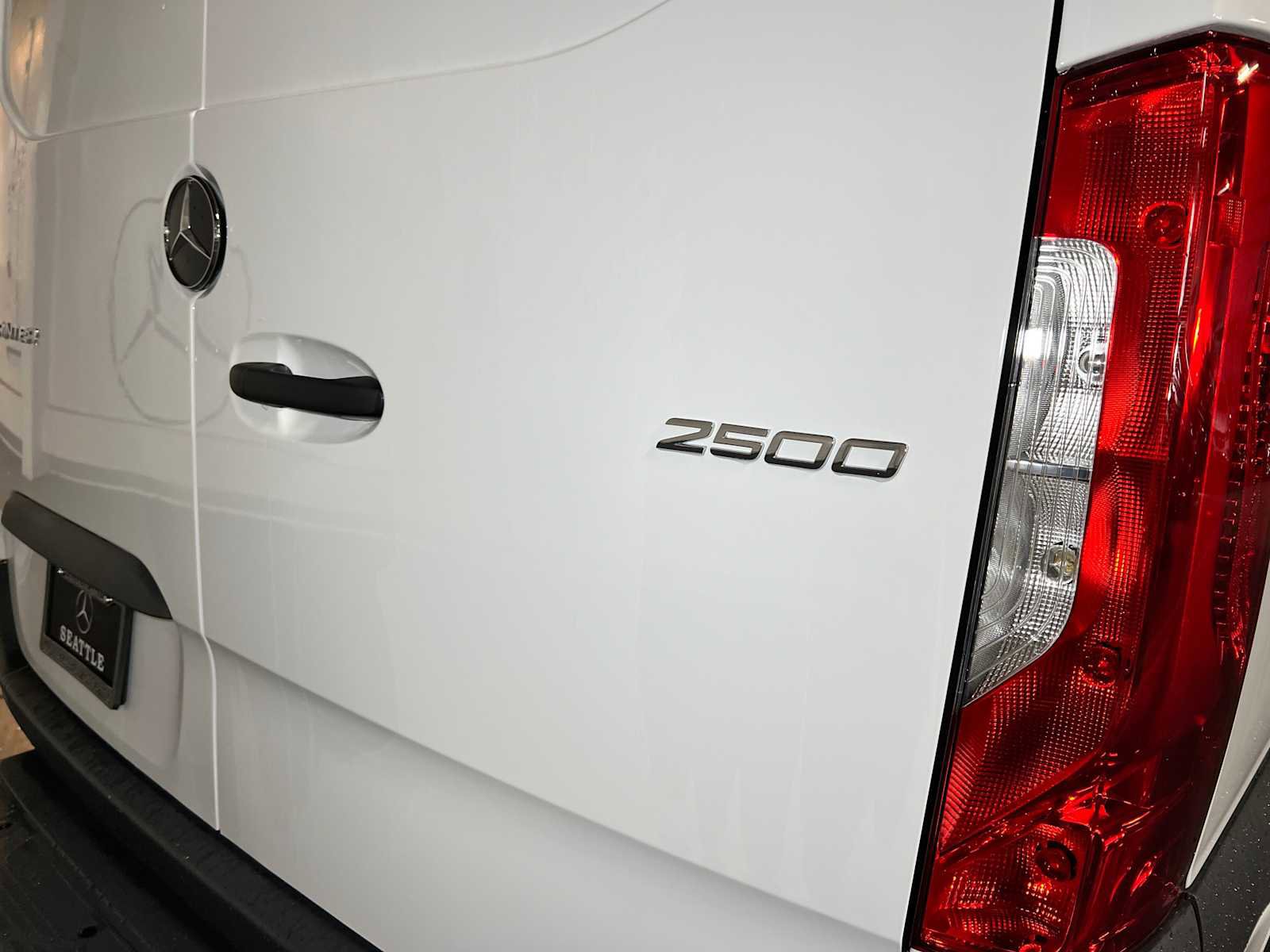 Used 2025 Mercedes-Benz Sprinter 2500 image 16