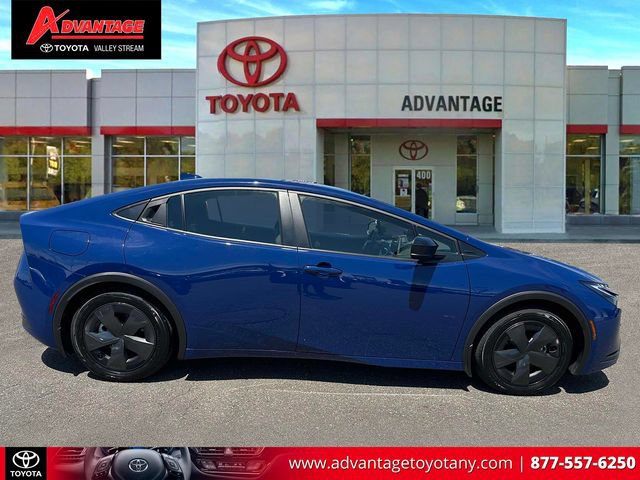 Used 2025 Toyota Prius Plug-In Hybrid FWD image 5