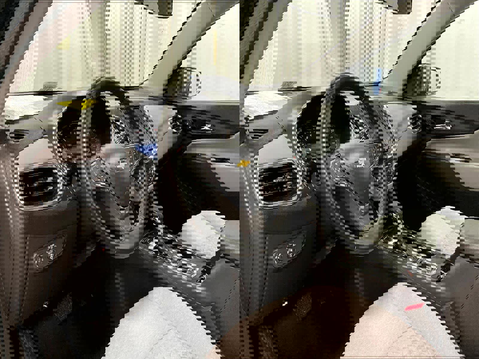 Used 2024 Chevrolet Equinox LT image 8