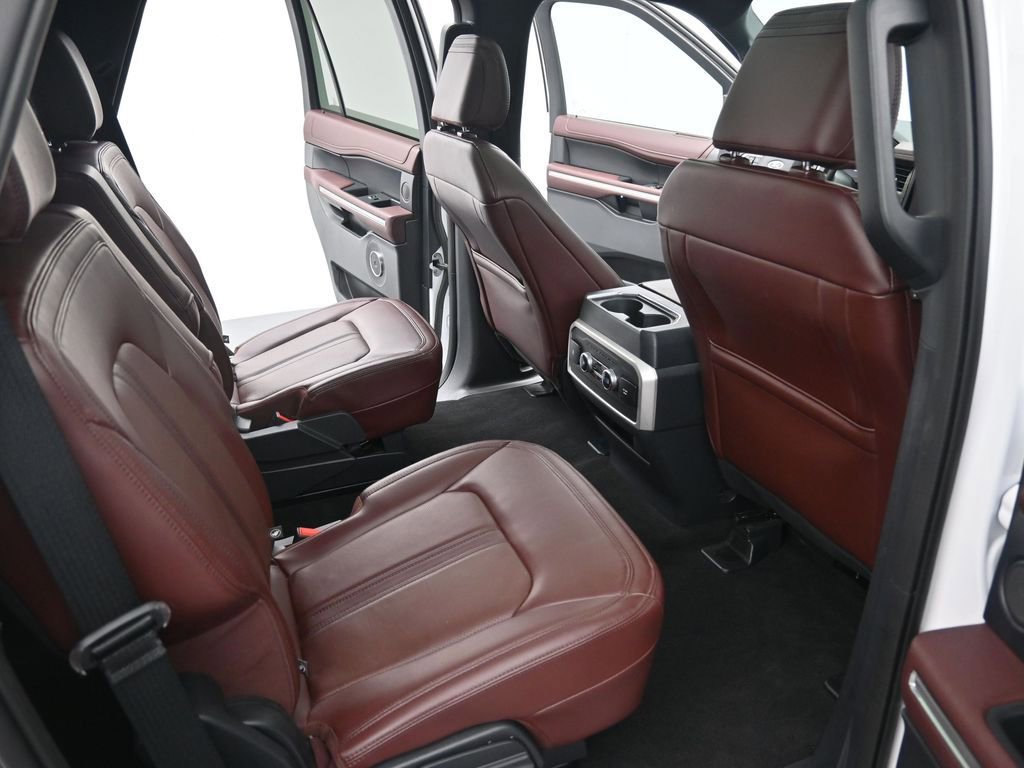 Used 2024 Ford Expedition Limited image 30