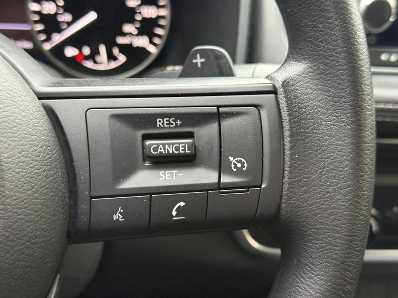 Used 2023 Nissan Rogue S AWD/4WD image 19