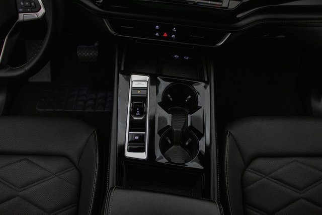 Used 2024 Volkswagen Atlas SE image 25