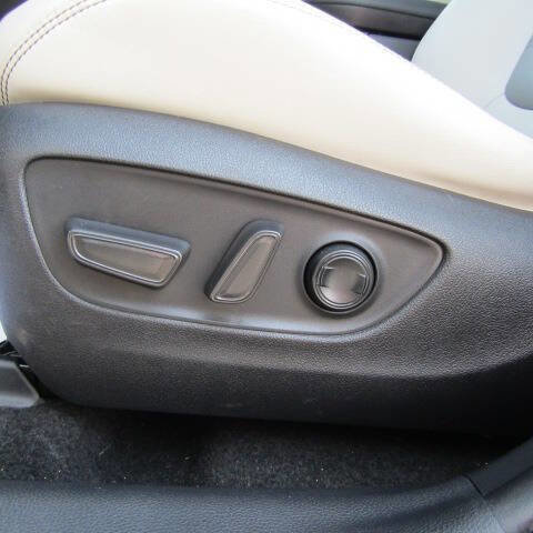 Used 2021 Toyota RAV4 XLE Premium image 20