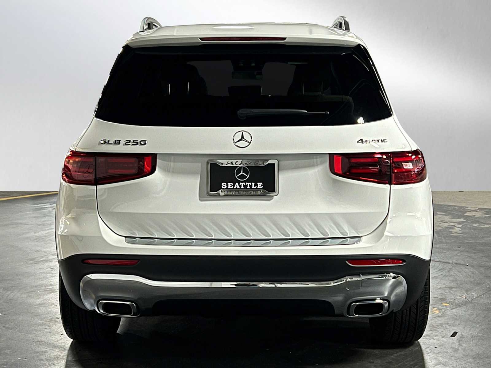 Certified 2025 Mercedes-Benz GLB 250 4MATIC image 4