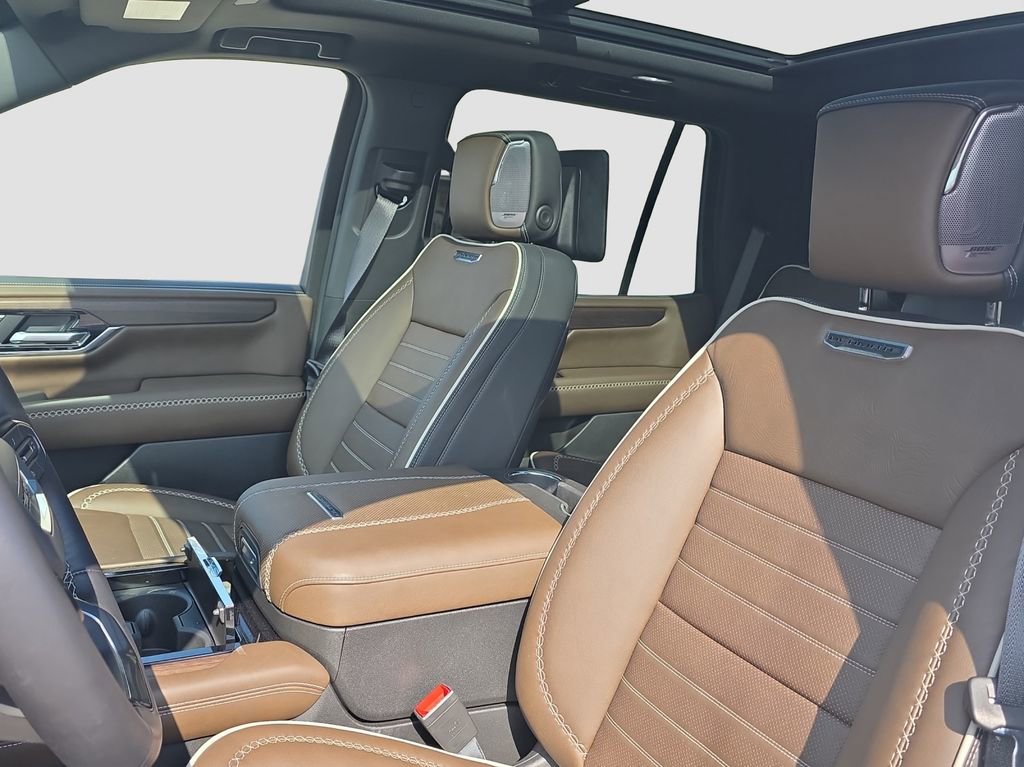 Used 2025 GMC Yukon Denali Ultimate w/ LPO, Floor Liner Package image 7