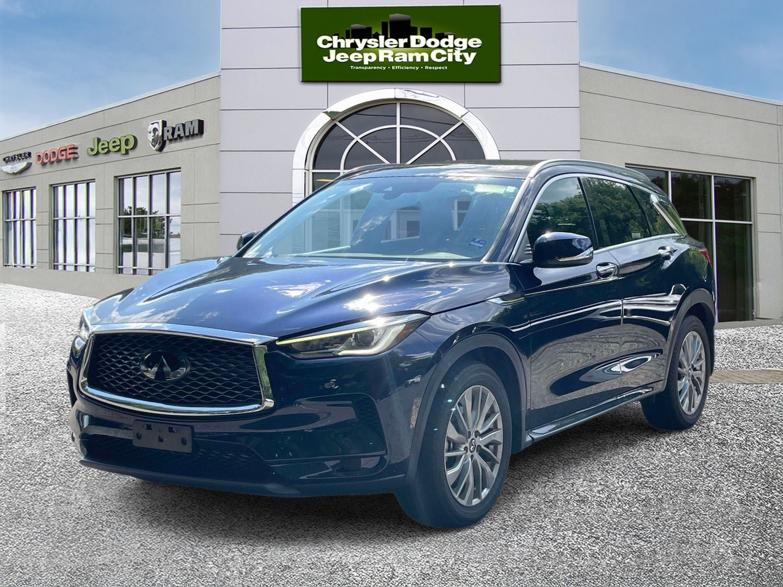 Used 2023 INFINITI QX50 Luxe AWD/4WD image 1