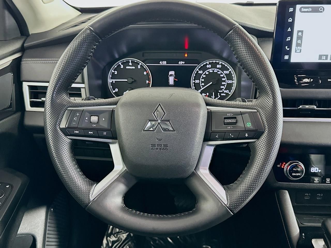 Used 2025 Mitsubishi Outlander SE image 14