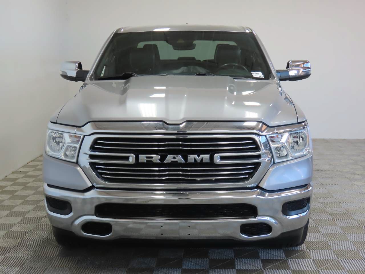 Used 2024 RAM 1500 Laramie RWD image 2