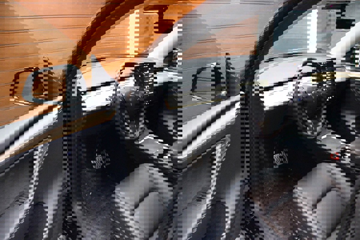 Used 2023 Tesla Model Y Performance image 9