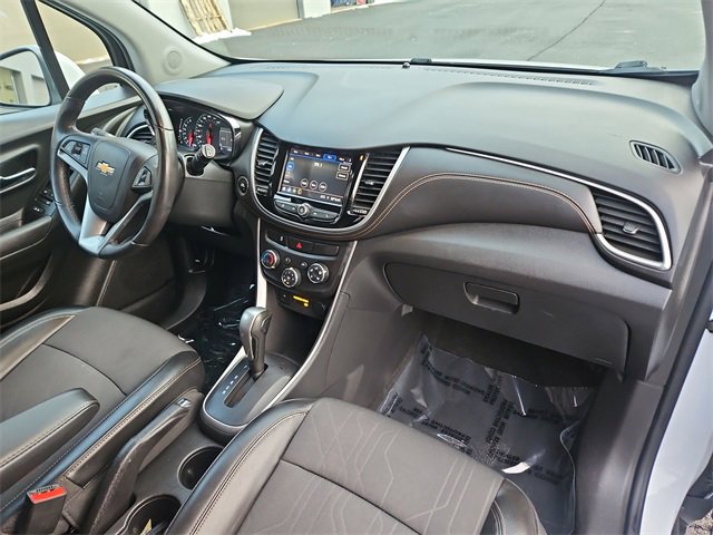 Used 2020 Chevrolet Trax LT w/ LT Convenience Package image 27