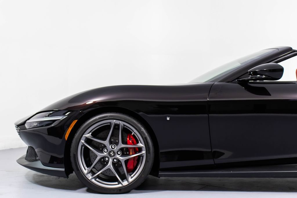 Certified 2025 Ferrari Roma Spider RWD image 29
