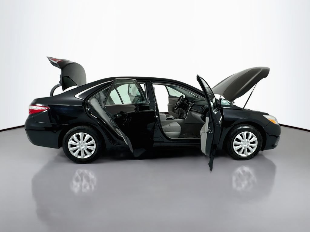 Used 2015 Toyota Camry LE FWD image 21