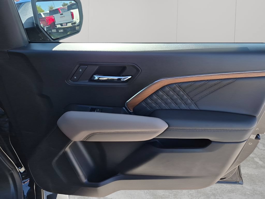 New 2026 GMC Canyon Denali w/ LPO, Denali Black Edition AWD/4WD image 16