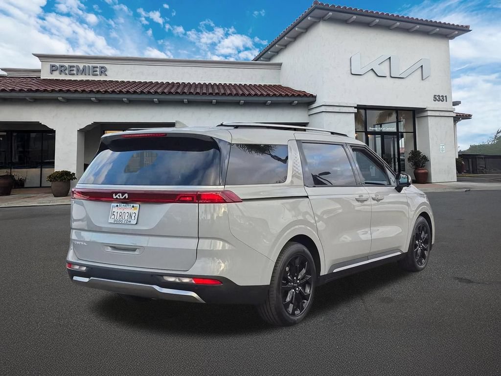 Certified 2023 Kia Carnival SX FWD image 8