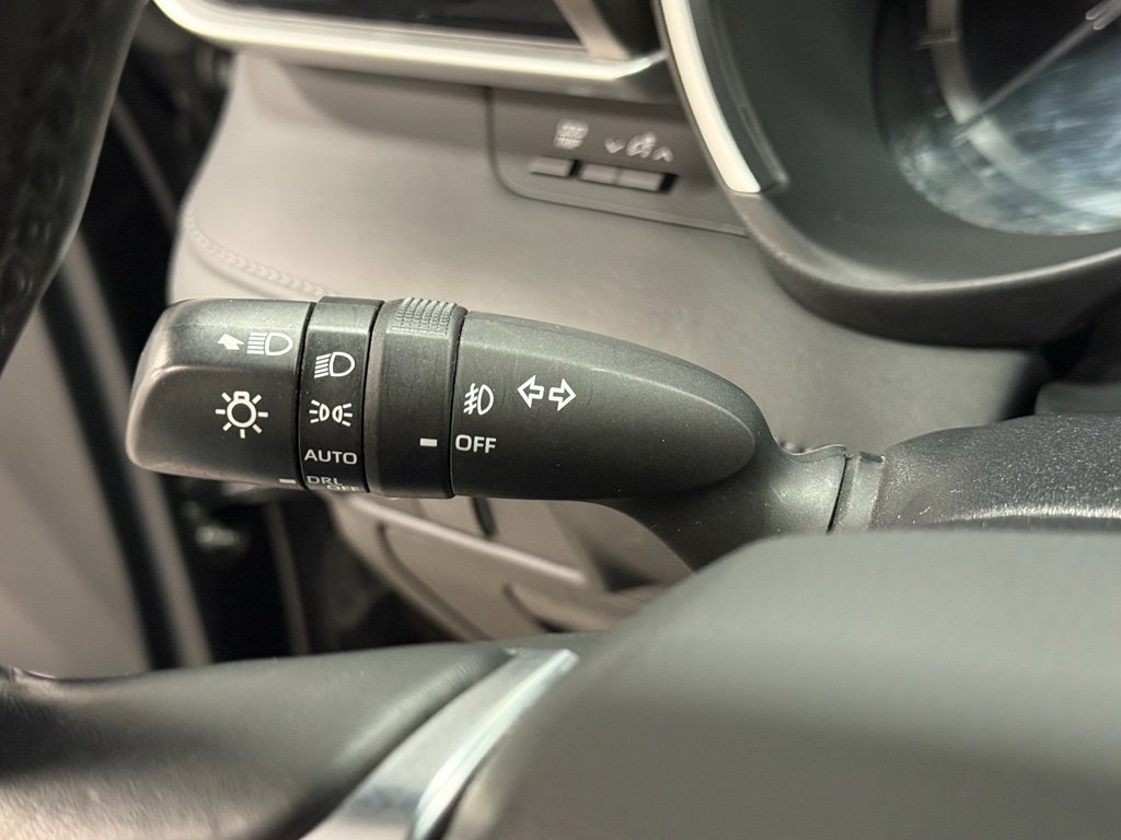 Used 2021 Toyota Highlander XLE image 19