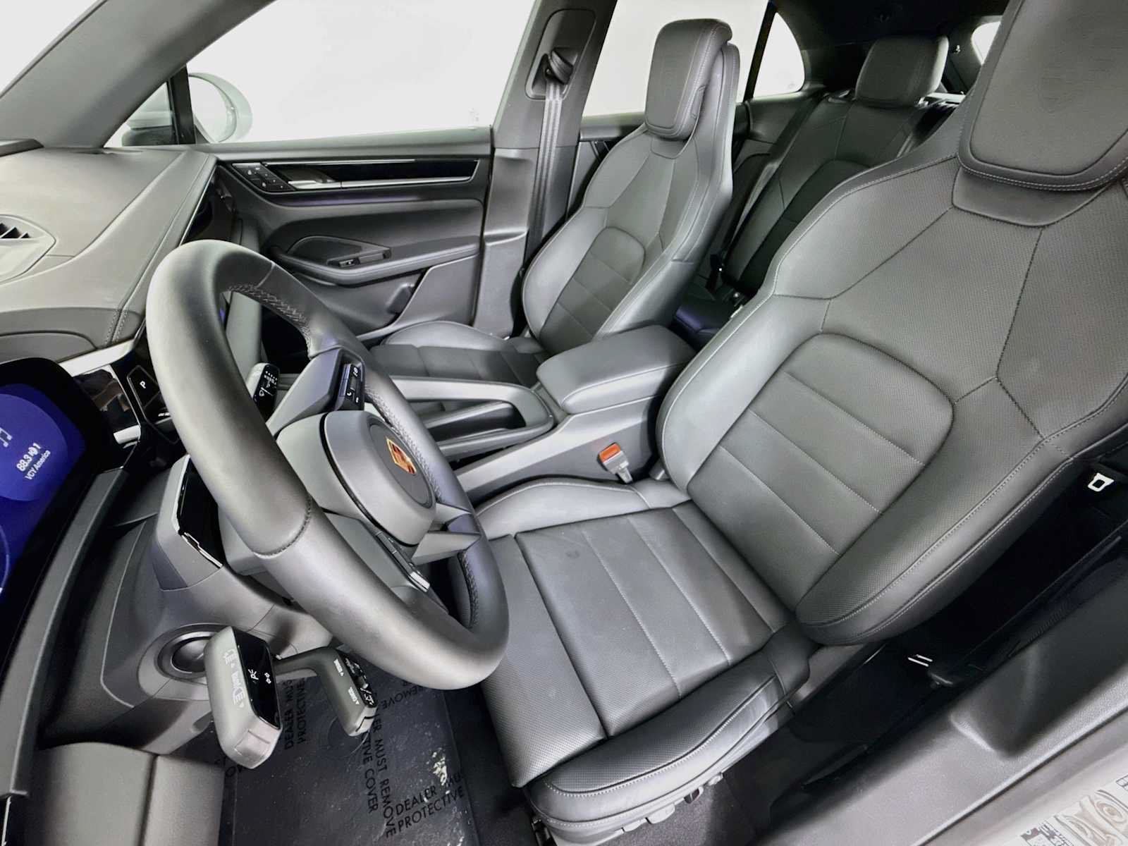 Used 2026 Porsche Macan Electric RWD image 5