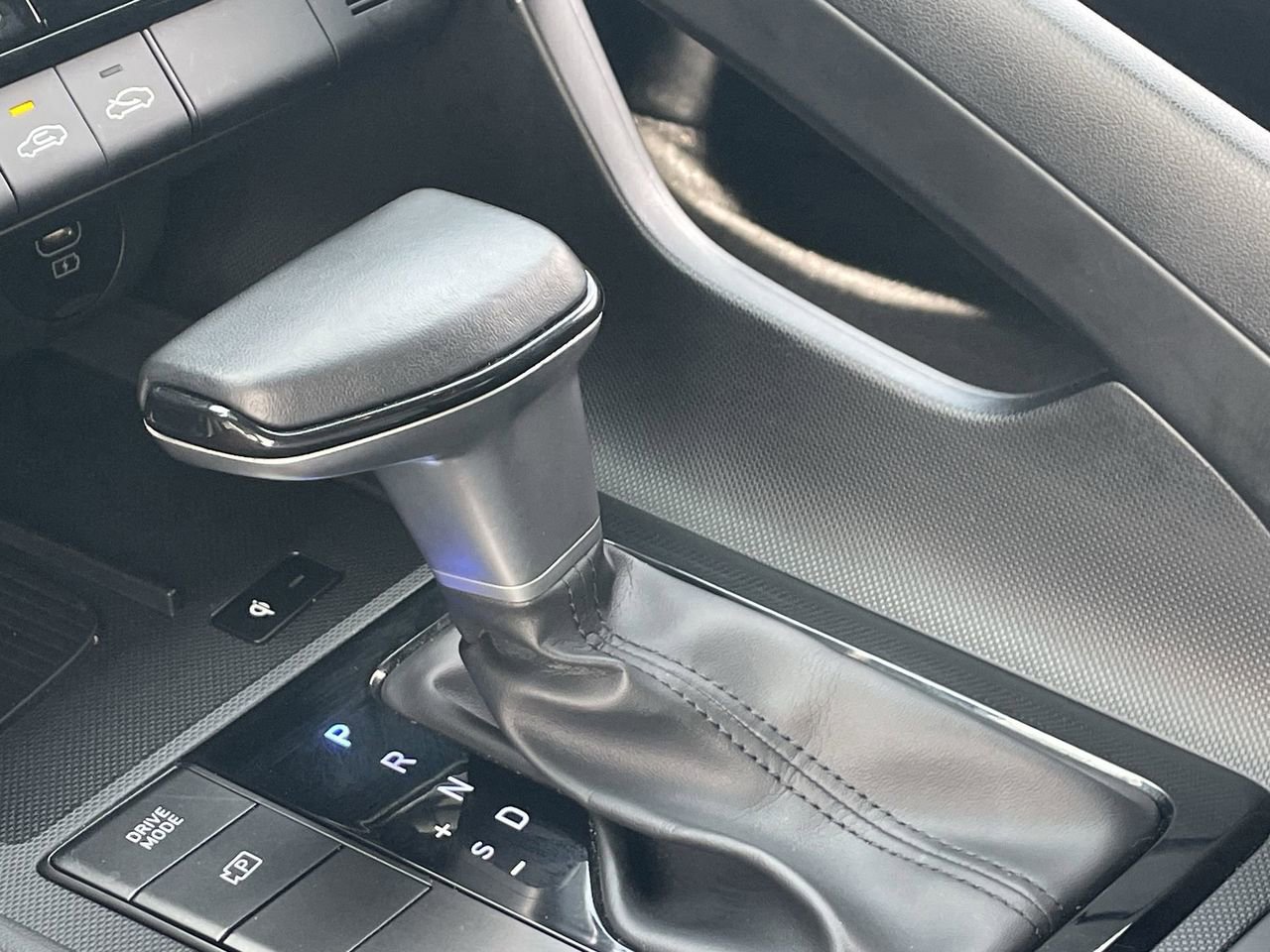 Certified 2025 Hyundai Elantra Sport image 28