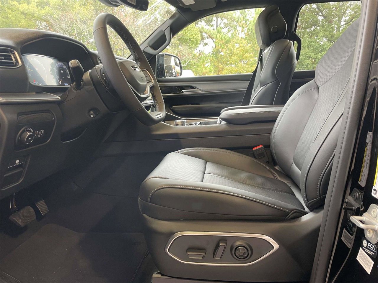 New 2025 Jeep Wagoneer Series II image 23