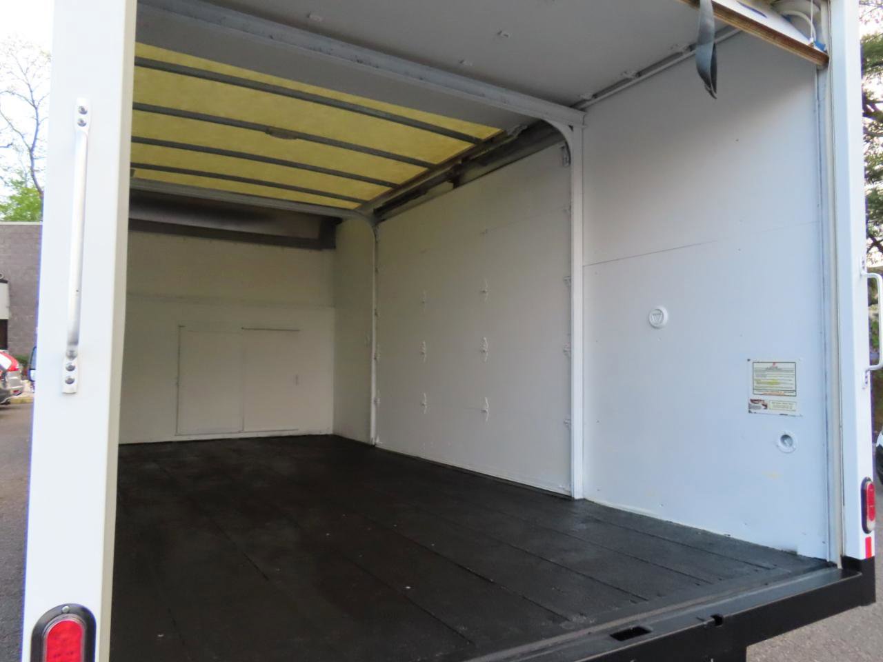 Used 2022 Chevrolet Express 3500 w/ Power Convenience Package RWD image 16