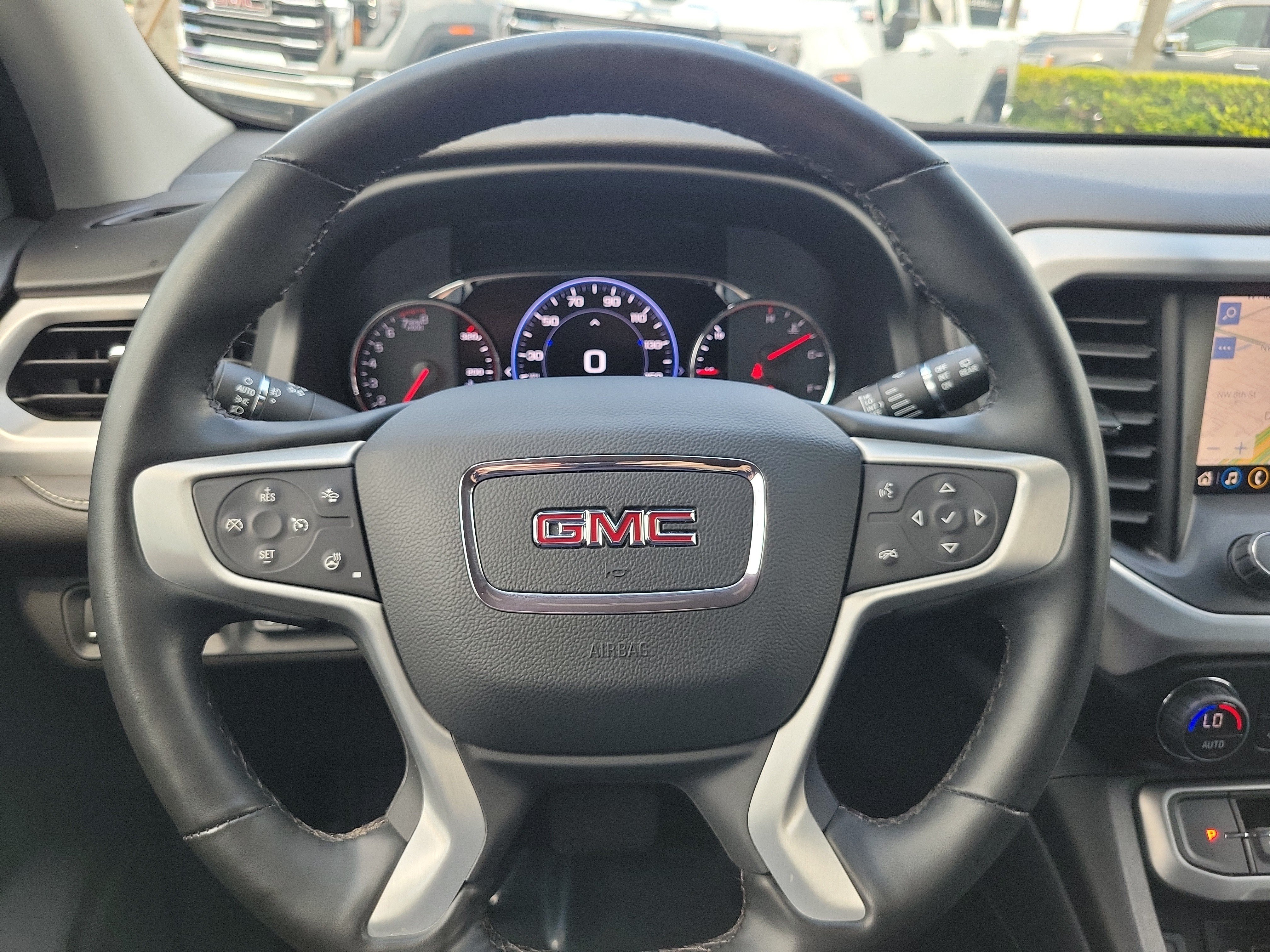 Used 2023 GMC Acadia SLT w/ Technology Package FWD image 20