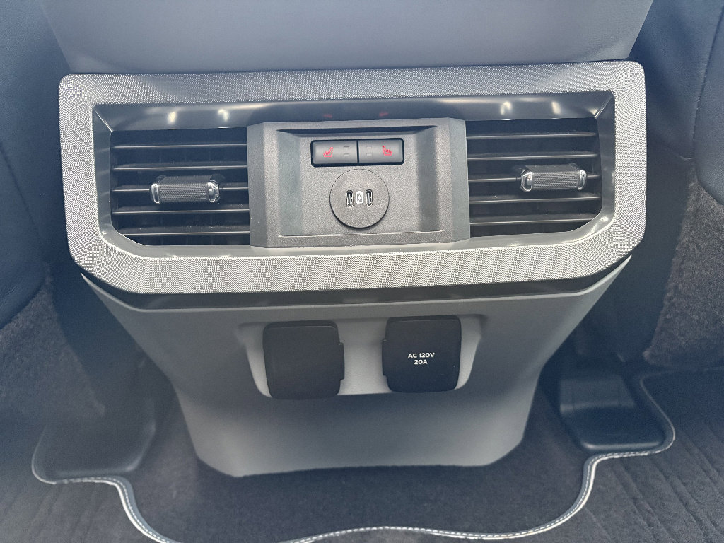 Used 2024 Ford F350 Limited w/ FX4 Off-Road Package image 42