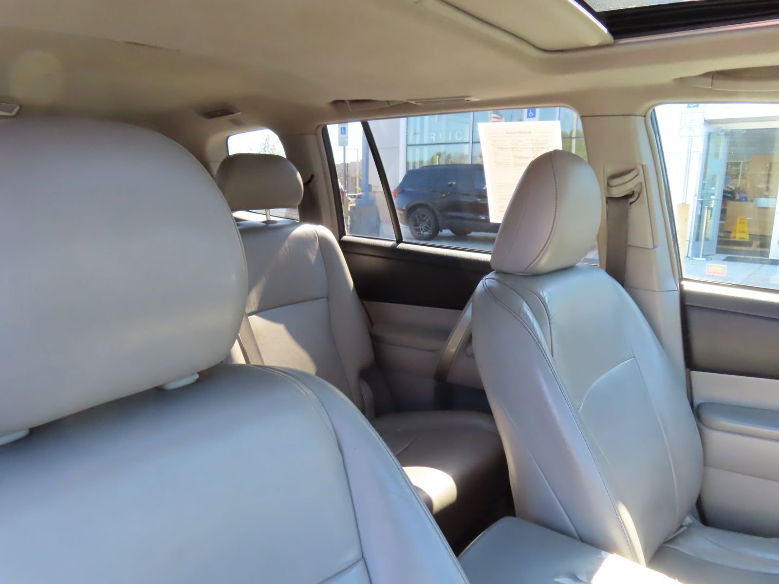 Used 2013 Toyota Highlander SE image 32
