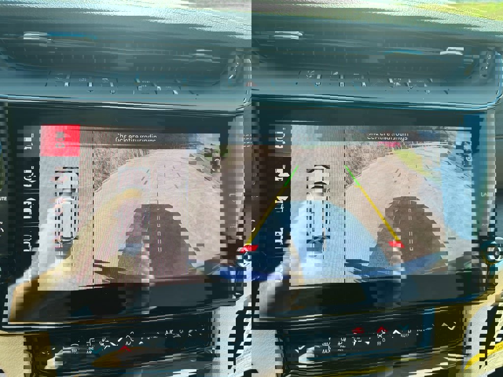 New 2026 Jeep Grand Cherokee Limited w/ Luxury Tech Group II image 19