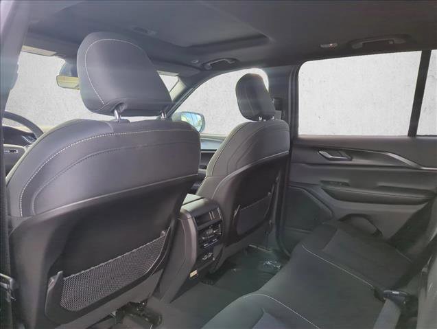 New 2025 Jeep Grand Cherokee Laredo X image 15