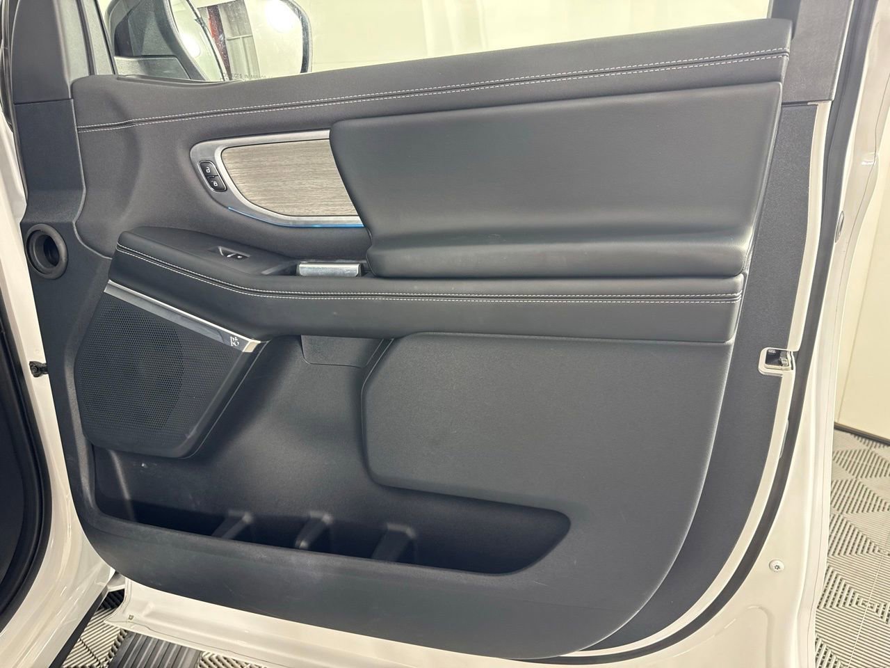 Used 2025 Ford Expedition Max Platinum image 41