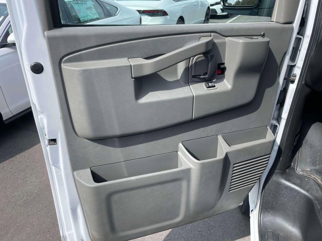 Used 2020 Chevrolet Express 3500 LT w/ LT Preferred Equipment Group image 15