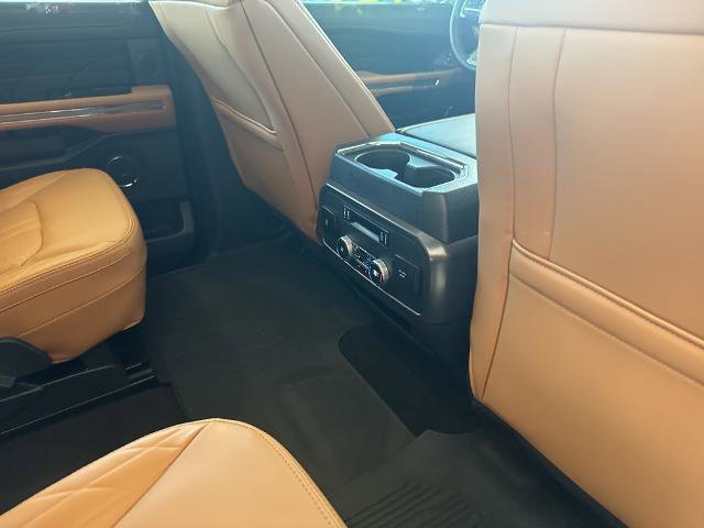 Certified 2024 Ford Expedition Platinum image 23