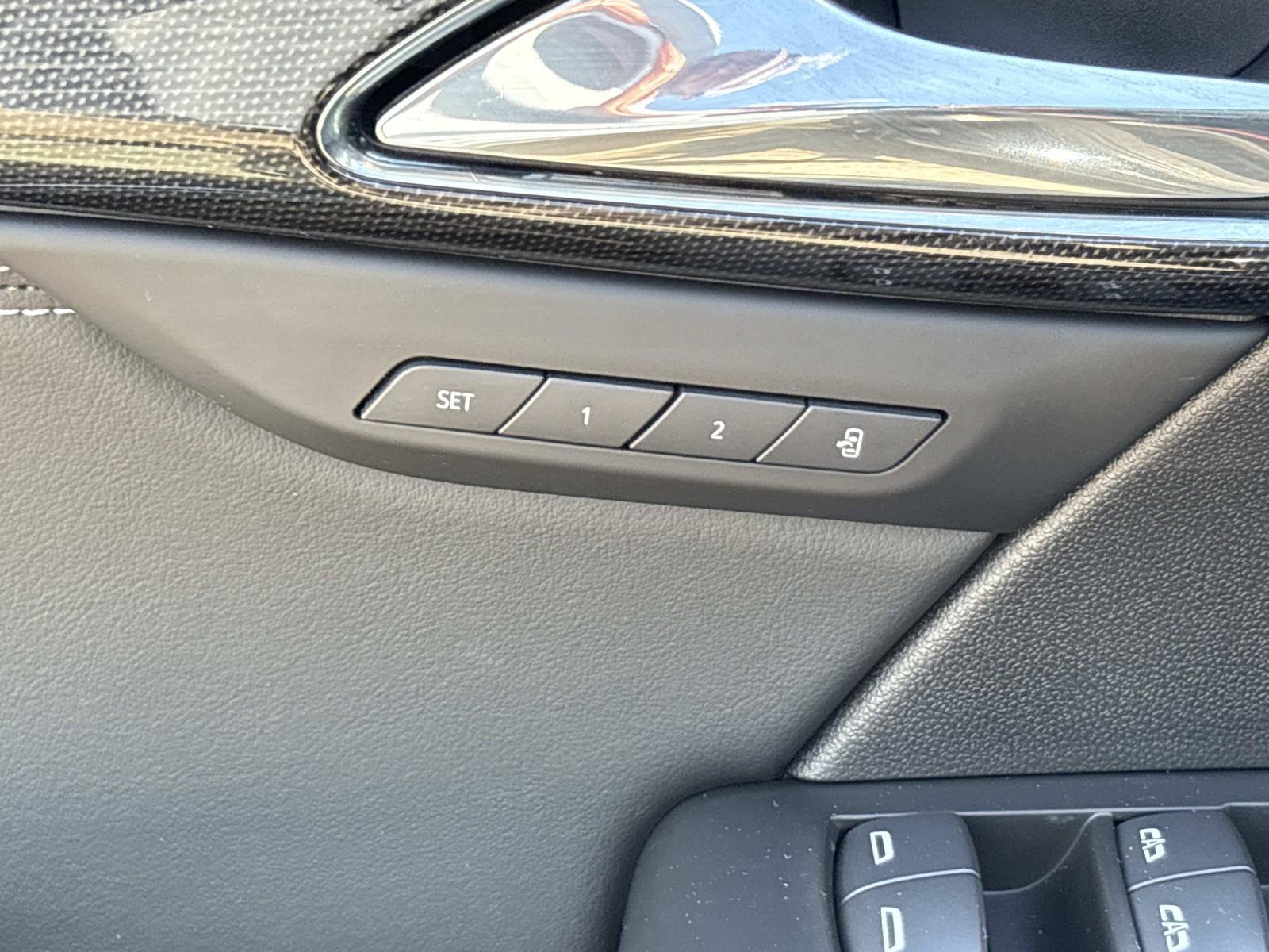 Used 2023 Buick Envision Essence w/ Sport Touring Package FWD image 13
