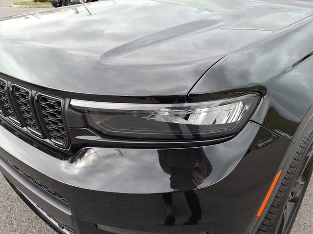 Used 2024 Jeep Grand Cherokee L Limited w/ Luxury Tech Group II image 11