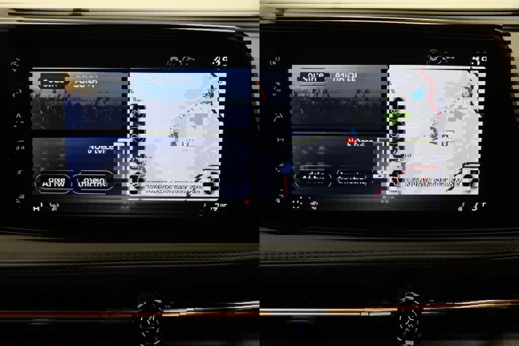 Used 2024 Nissan Ariya AWD image 23