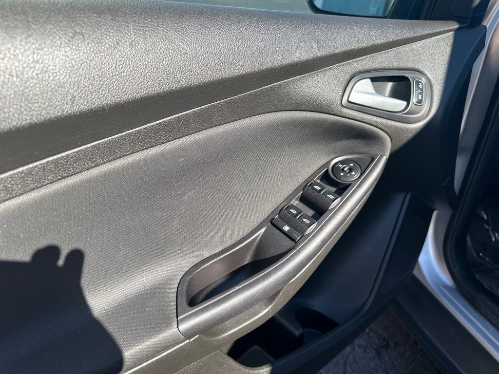 Used 2016 Ford Focus SE image 16