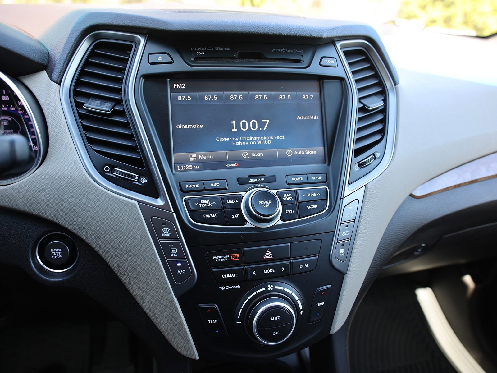 Used 2015 Hyundai Santa Fe GLS w/ Option Group 03 AWD/4WD image 25