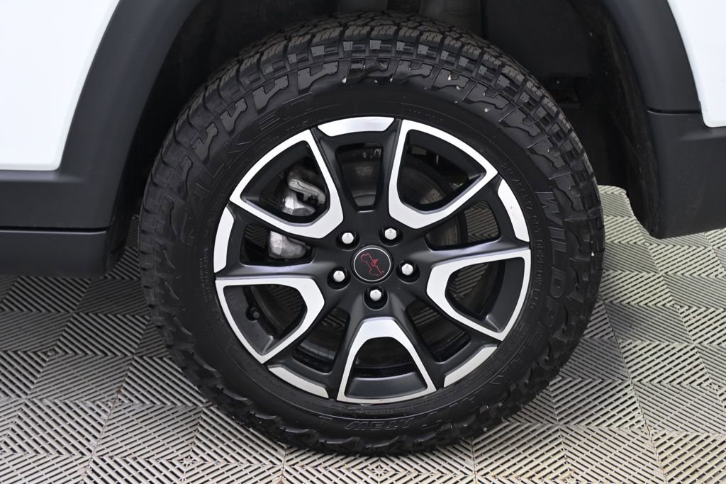 Used 2025 Jeep Compass Trailhawk image 20