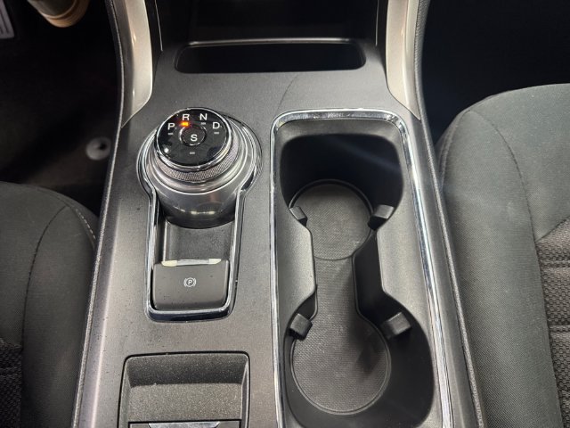 Used 2019 Ford Fusion SE FWD image 16