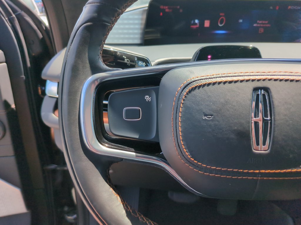 Used 2025 Lincoln Navigator Black Label AWD/4WD image 31