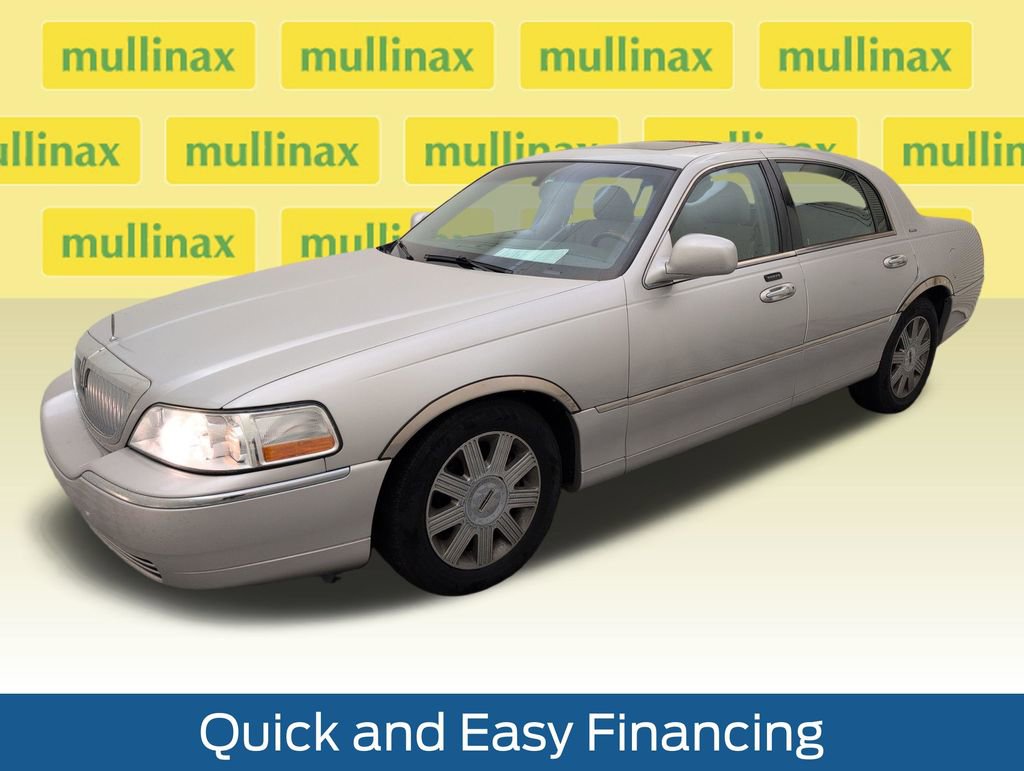 Used 2004 Lincoln Town Car Ultimate image 12